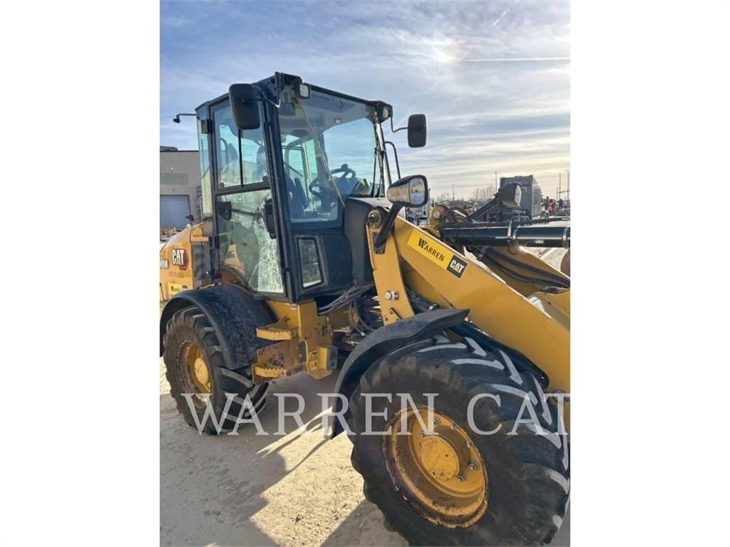 CAT 908M Rataslaadurid