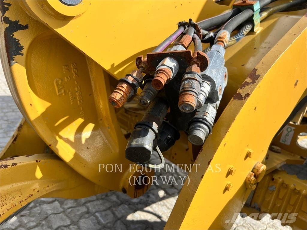 CAT 908M Rataslaadurid