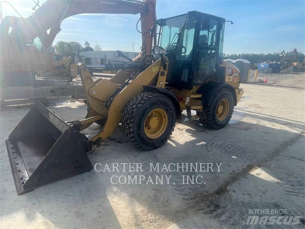 CAT 908M Rataslaadurid