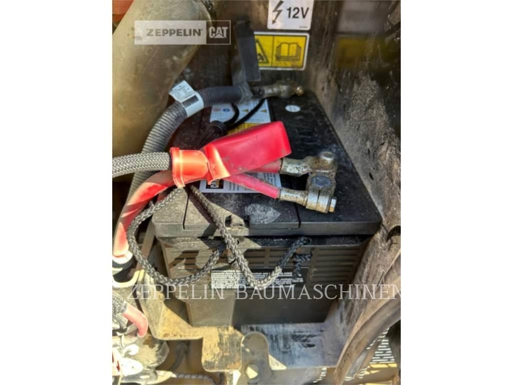 CAT 908M Rataslaadurid