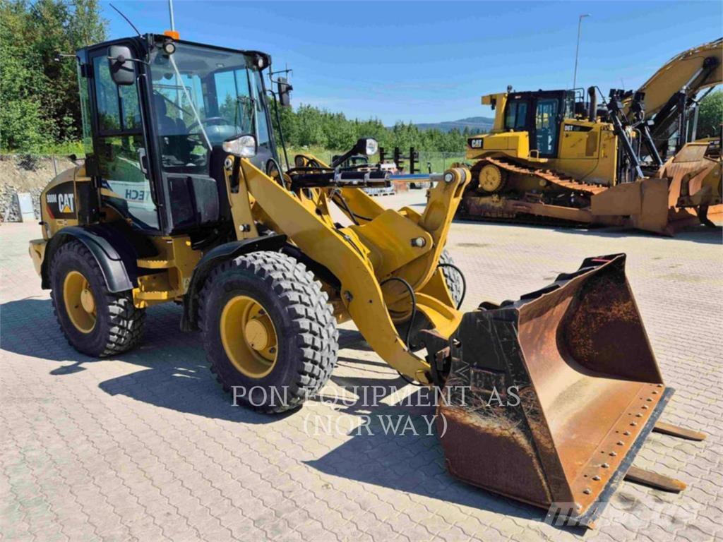 CAT 908M Rataslaadurid