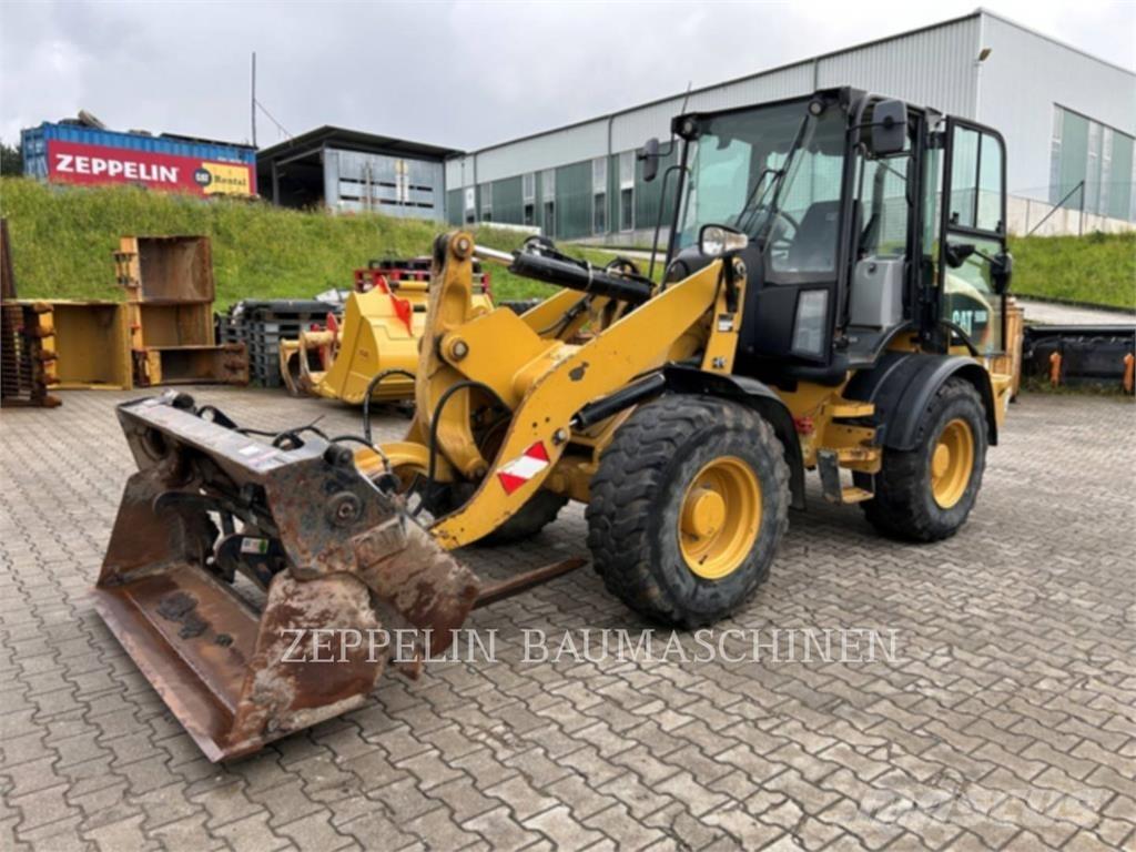 CAT 908M Rataslaadurid