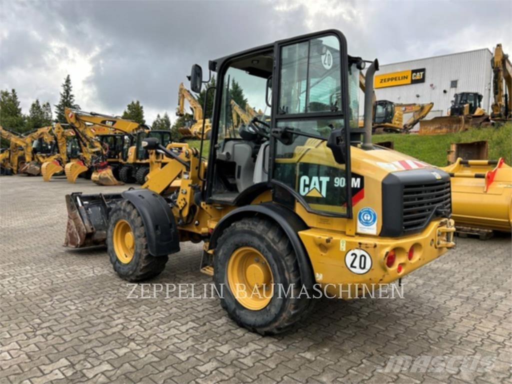 CAT 908M Rataslaadurid