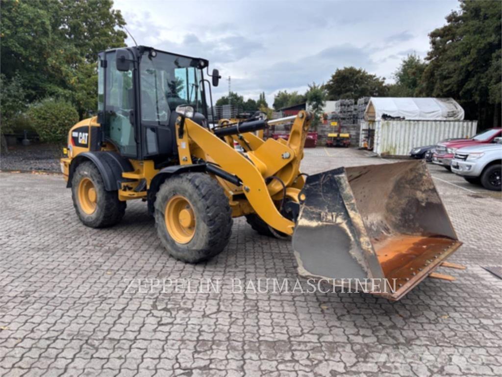 CAT 908M Rataslaadurid