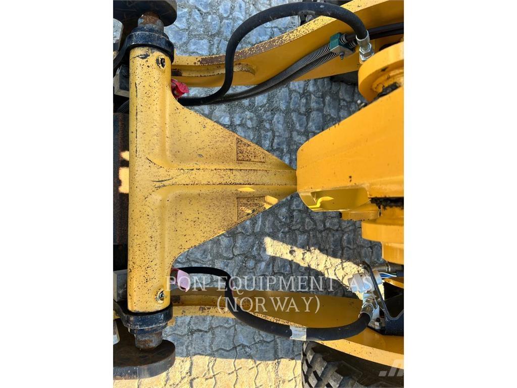 CAT 908M Rataslaadurid