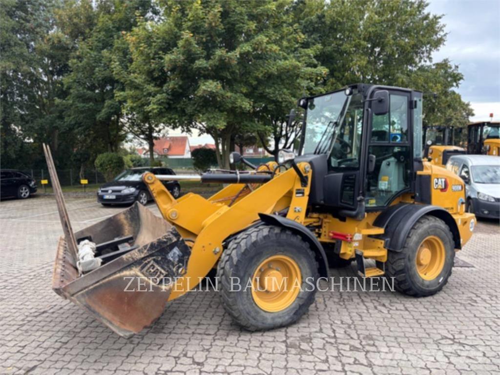 CAT 908M Rataslaadurid