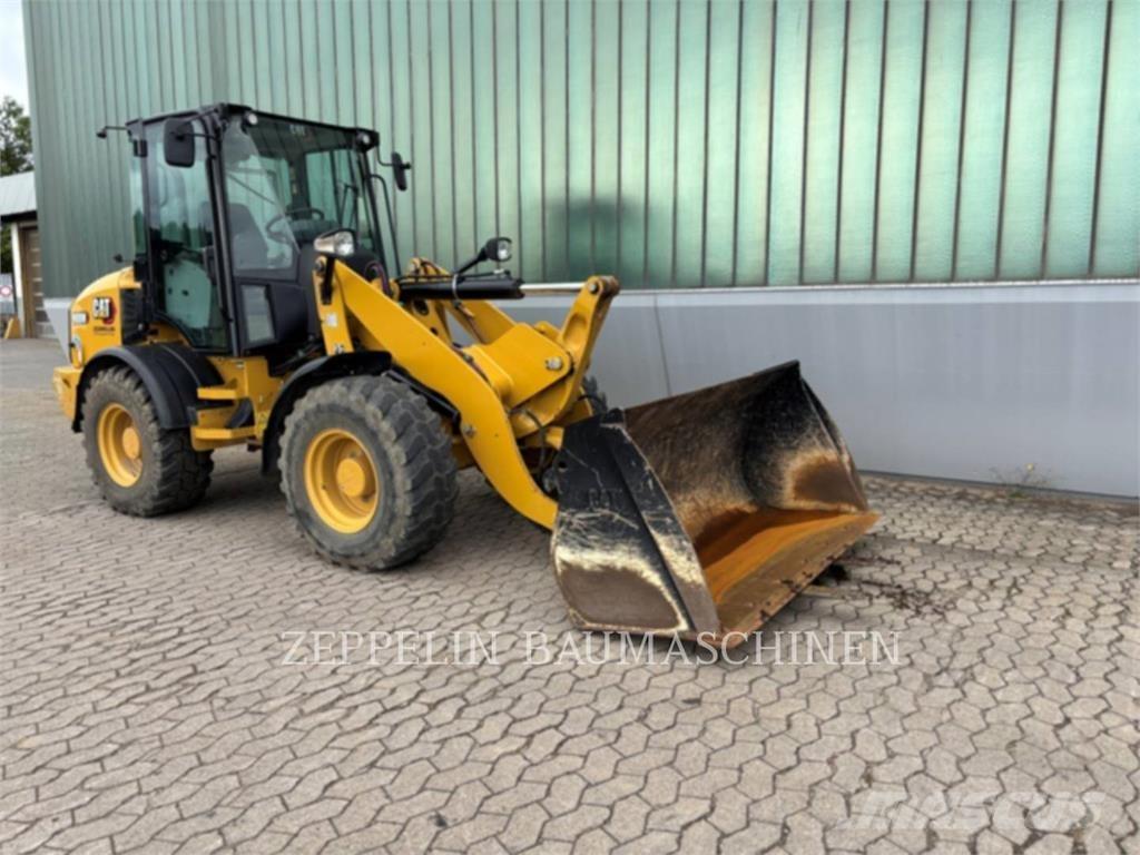 CAT 908M Rataslaadurid