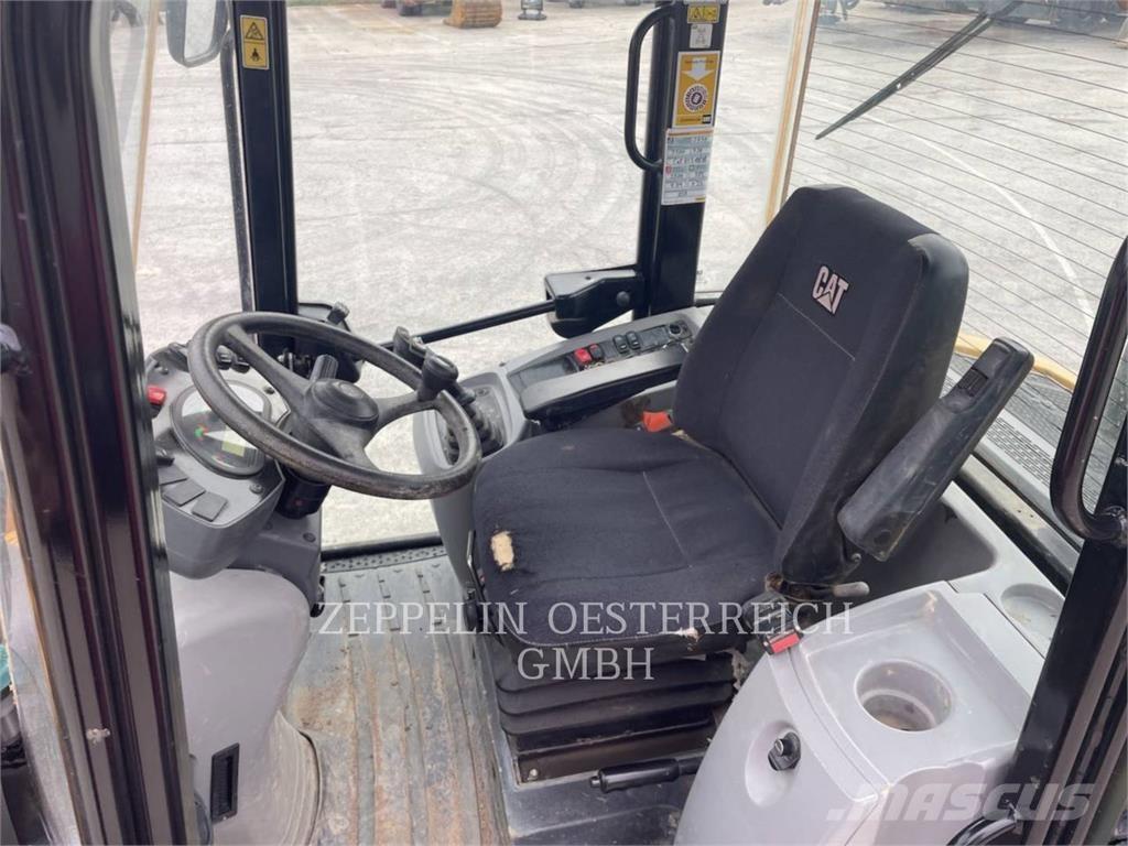 CAT 908M Rataslaadurid
