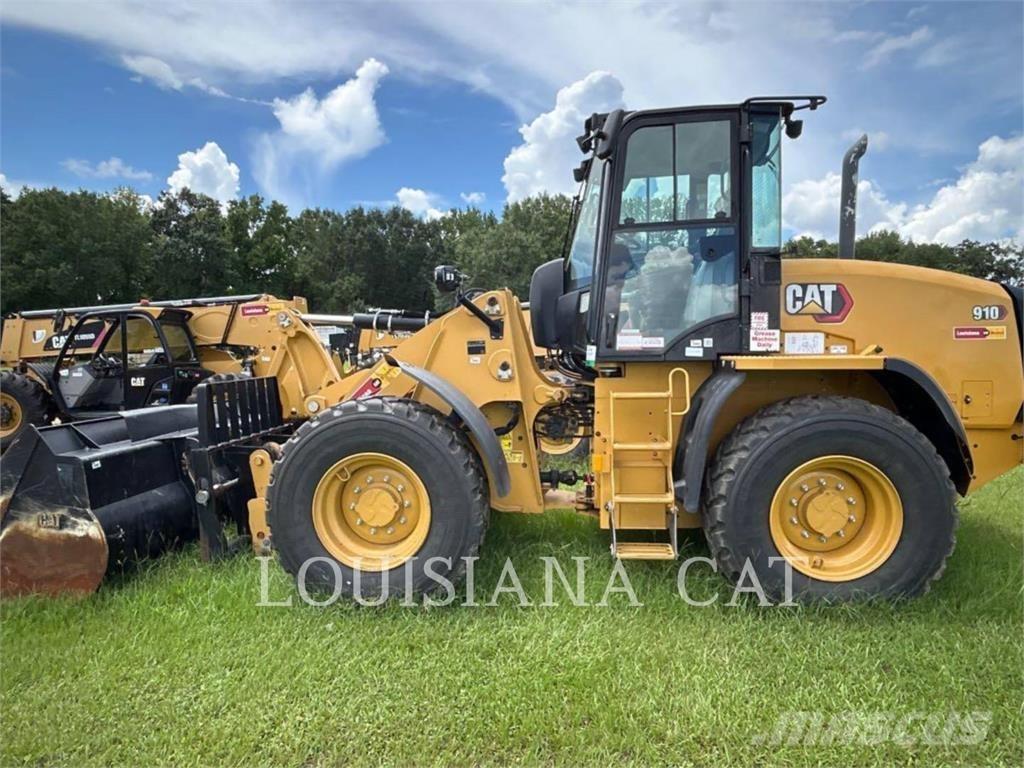 CAT 910 Rataslaadurid