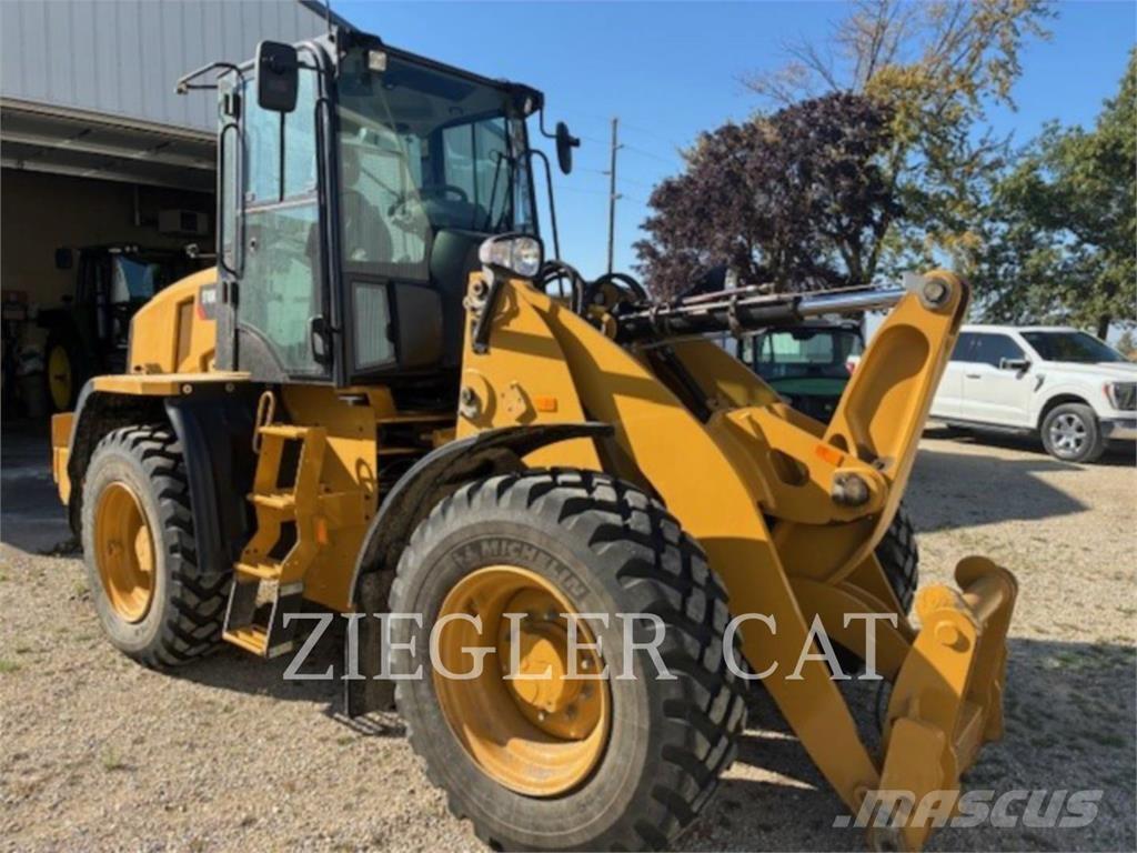 CAT 910K Rataslaadurid