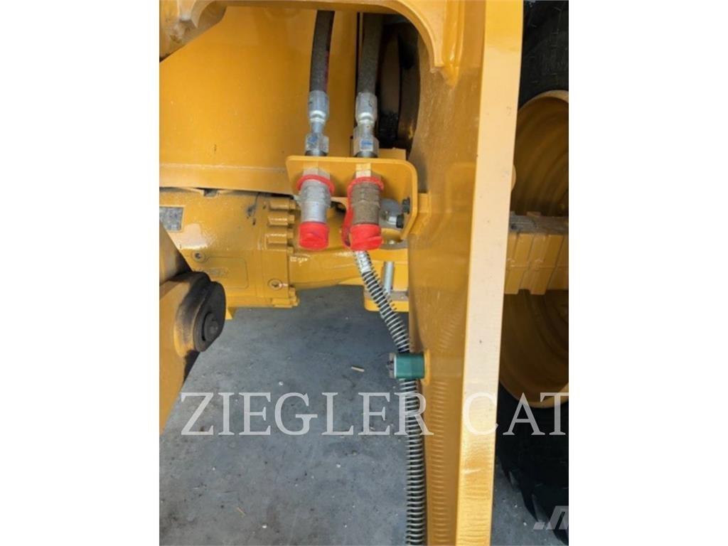 CAT 910K Rataslaadurid