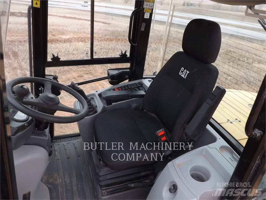 CAT 918M Rataslaadurid