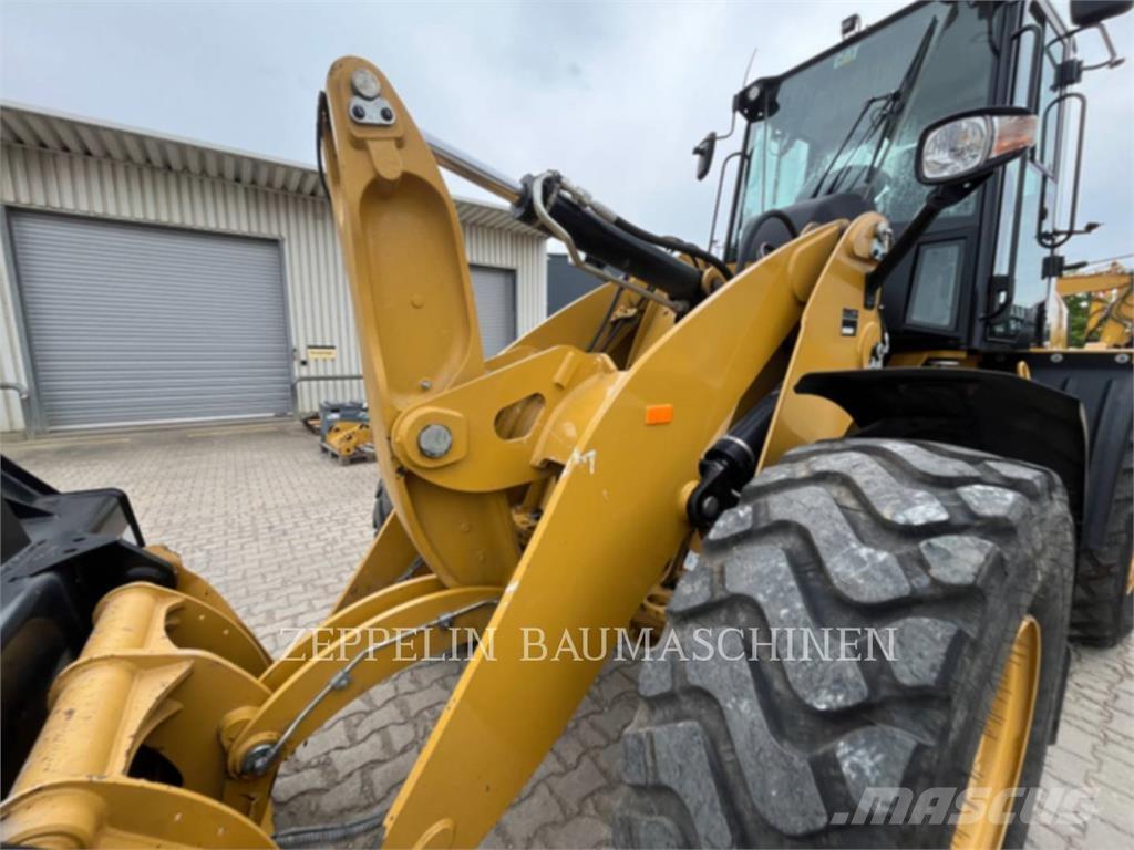 CAT 918M Rataslaadurid