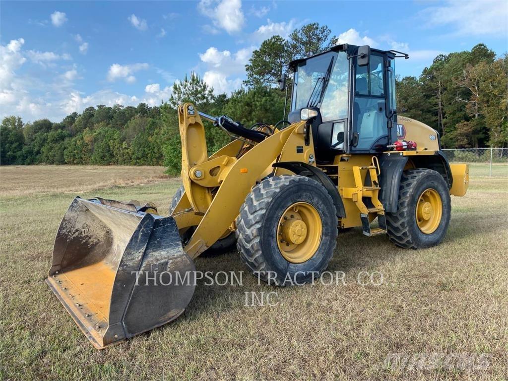 CAT 920 Rataslaadurid