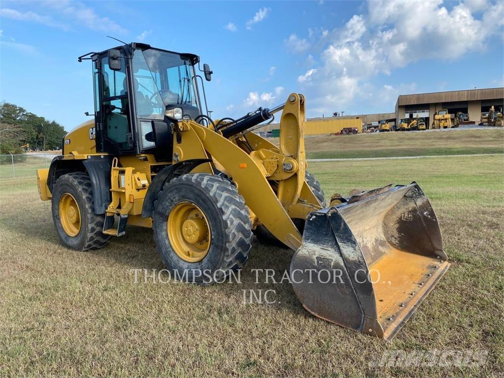 CAT 920 Rataslaadurid