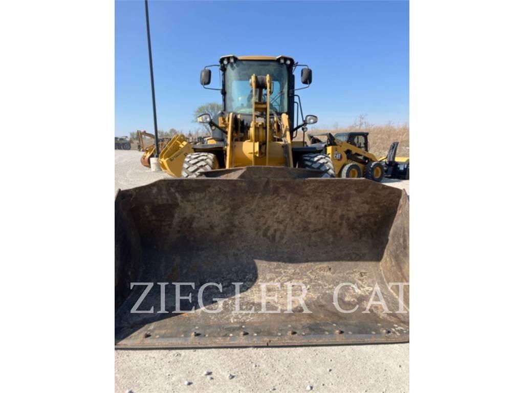 CAT 924K Rataslaadurid