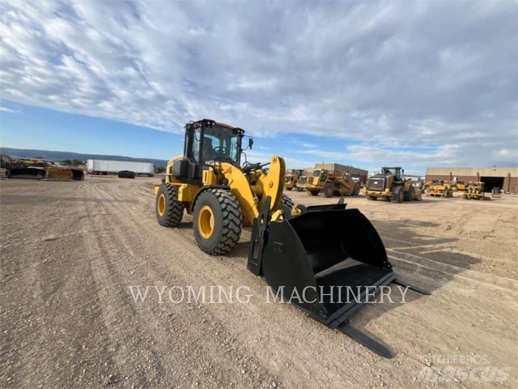 CAT 926 Rataslaadurid