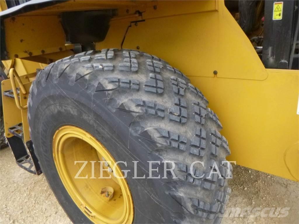 CAT 926M Rataslaadurid