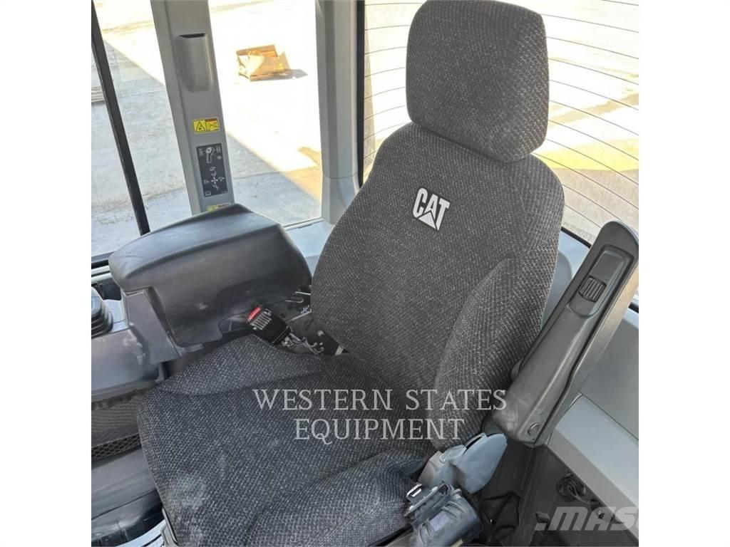 CAT 926M Rataslaadurid