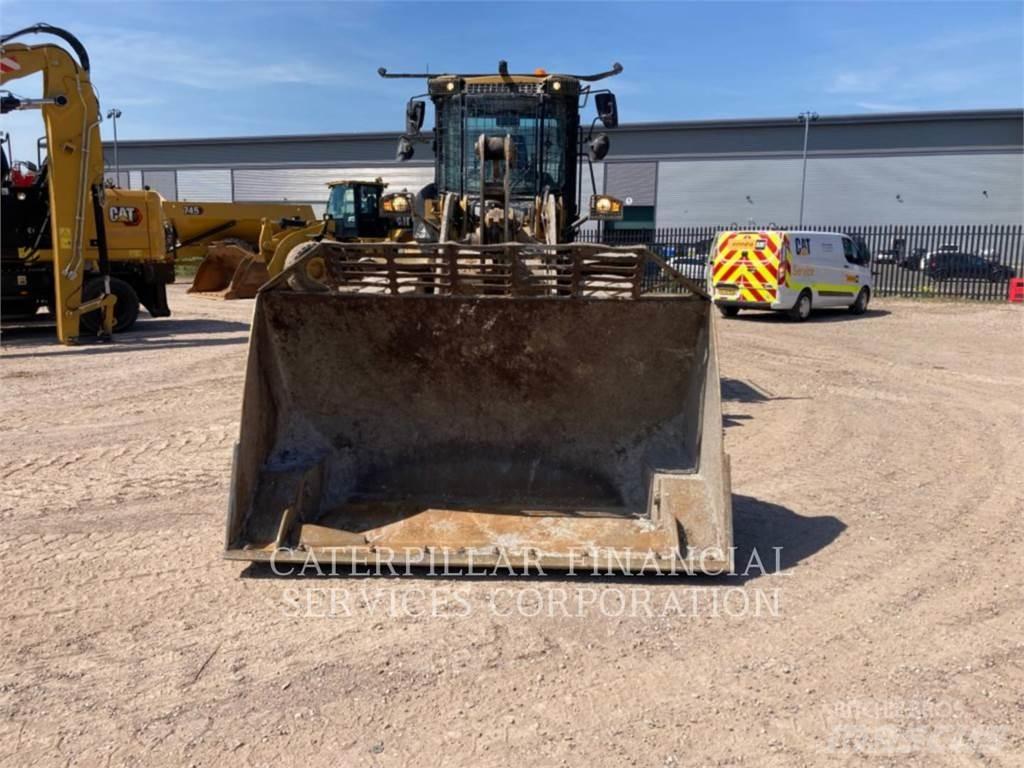 CAT 926M Rataslaadurid
