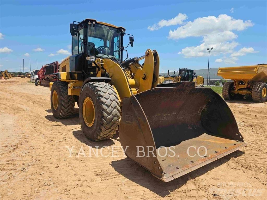 CAT 926M Rataslaadurid