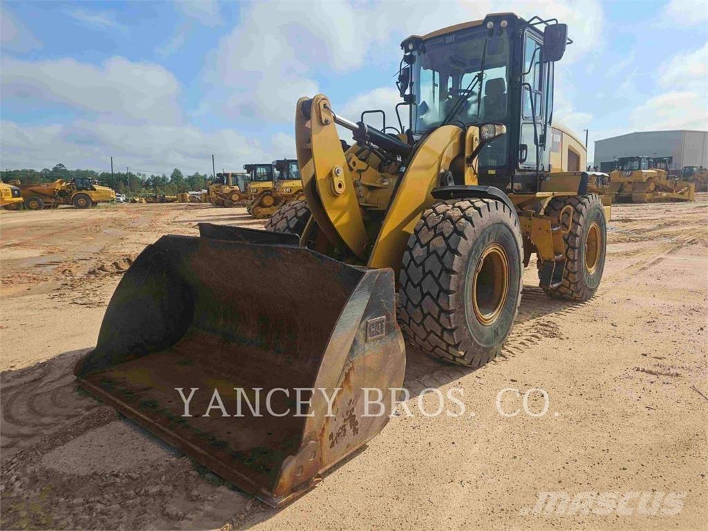 CAT 926M Rataslaadurid