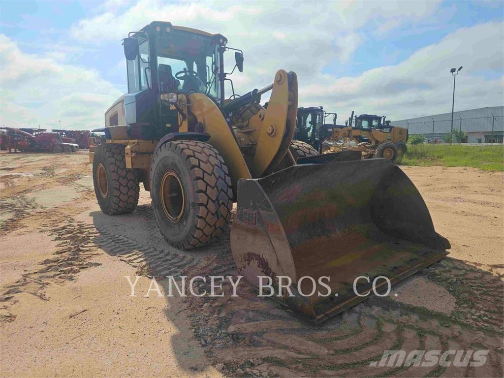 CAT 926M Rataslaadurid