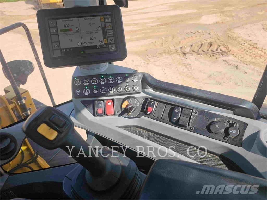 CAT 926M Rataslaadurid