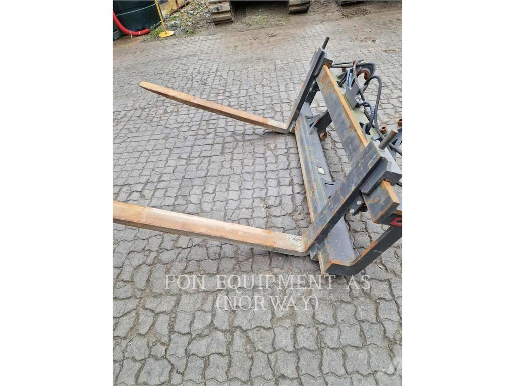 CAT 926M Rataslaadurid