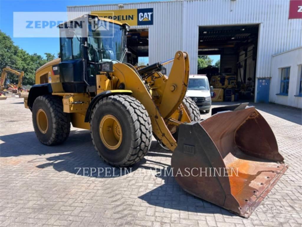 CAT 926M Rataslaadurid