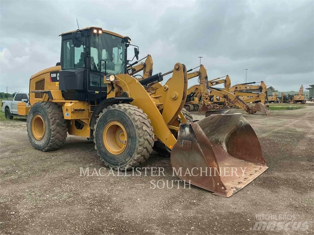 CAT 926M Rataslaadurid