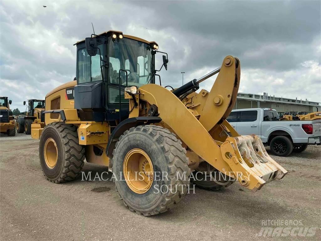 CAT 926M Rataslaadurid