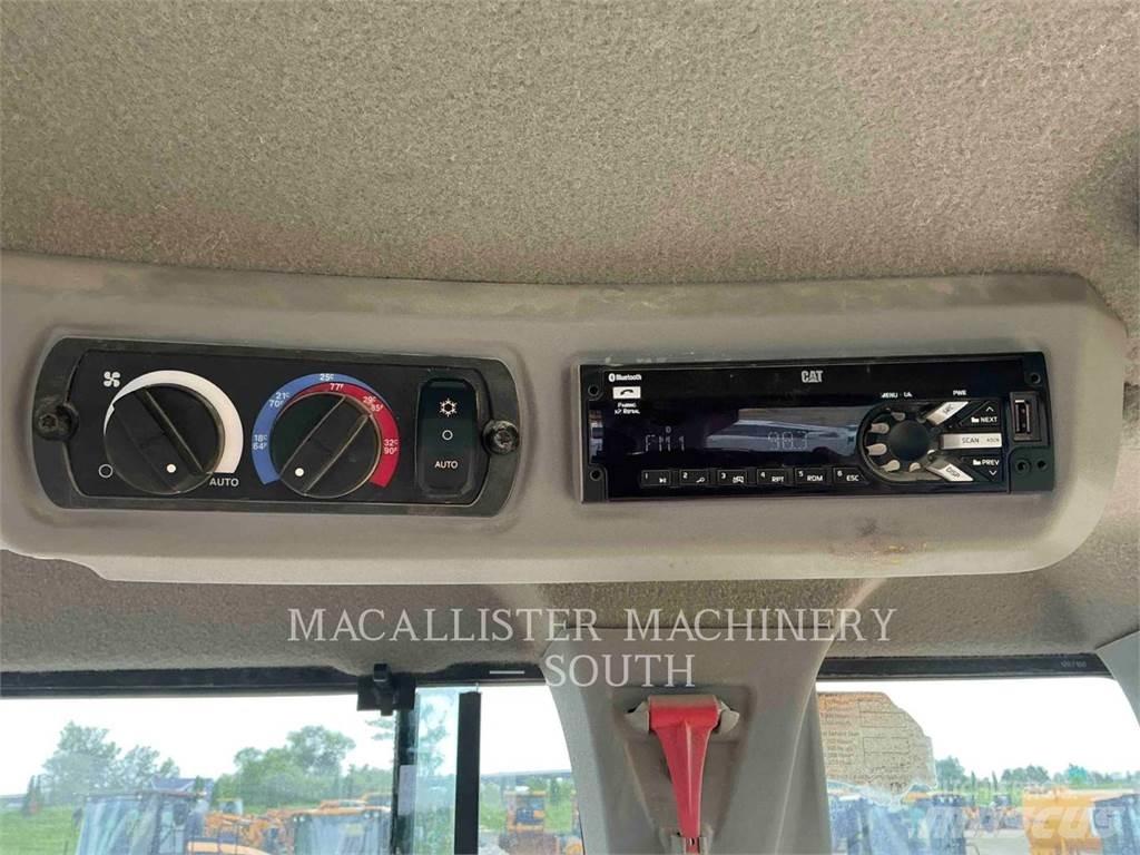 CAT 926M Rataslaadurid