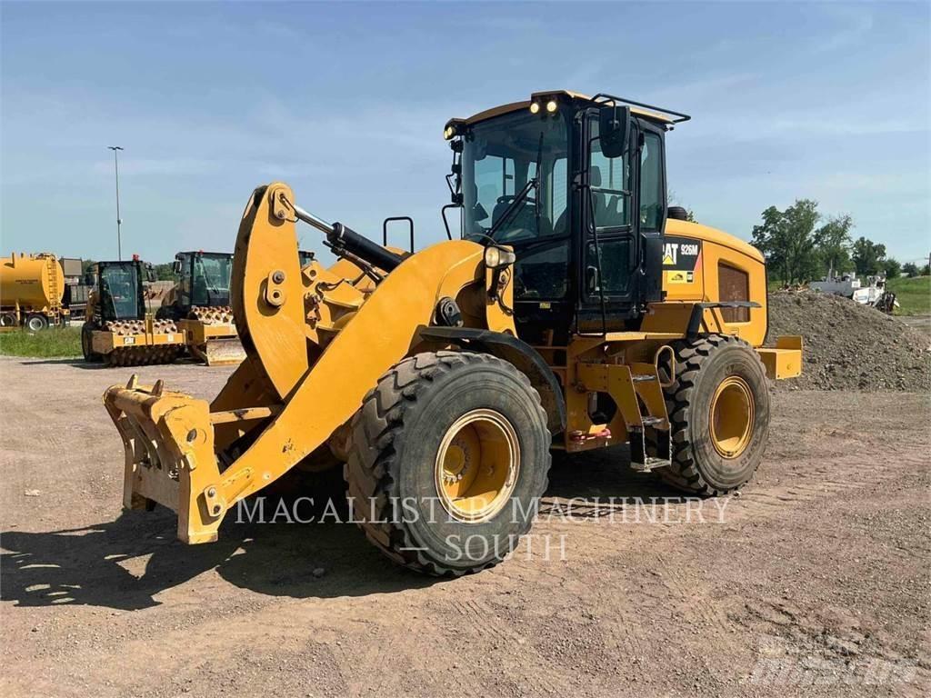 CAT 926M Rataslaadurid
