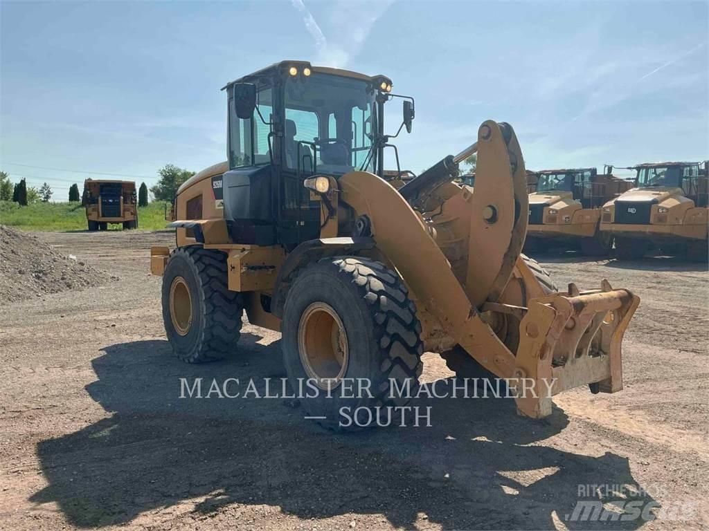 CAT 926M Rataslaadurid