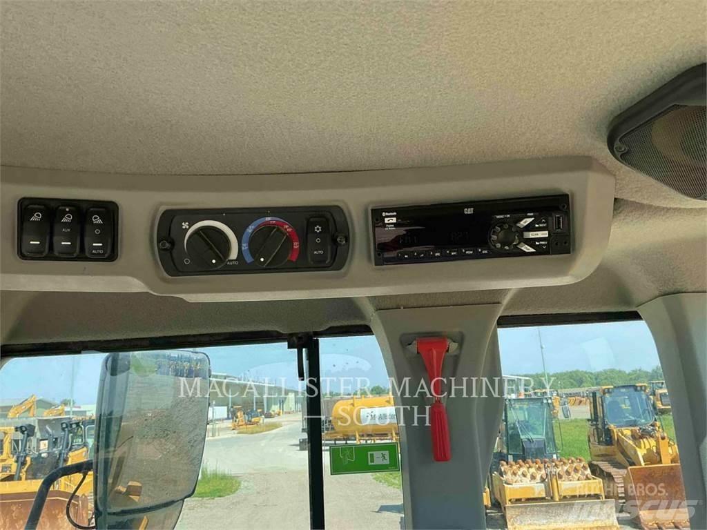 CAT 926M Rataslaadurid