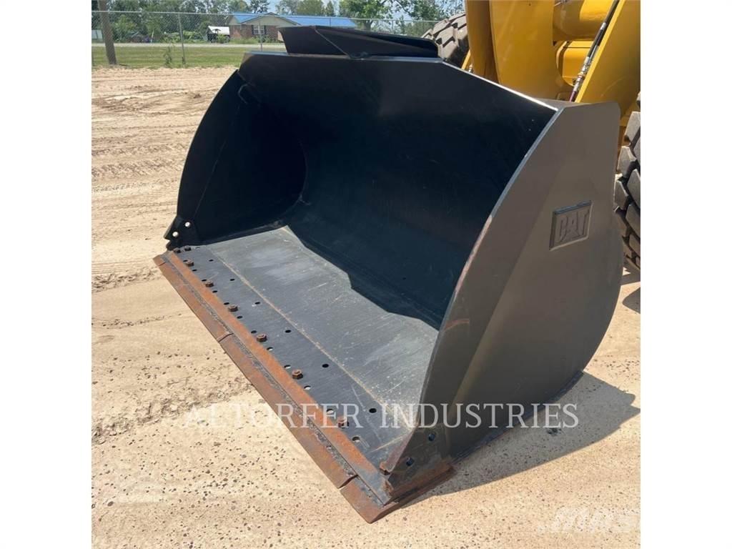 CAT 926M Rataslaadurid