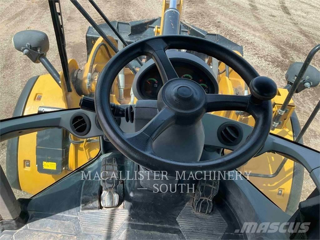 CAT 926M Rataslaadurid