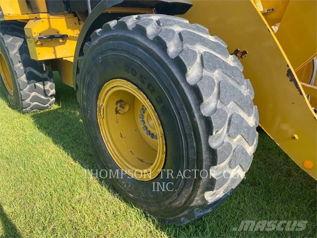 CAT 926M Rataslaadurid
