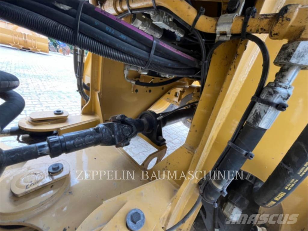 CAT 926M Rataslaadurid