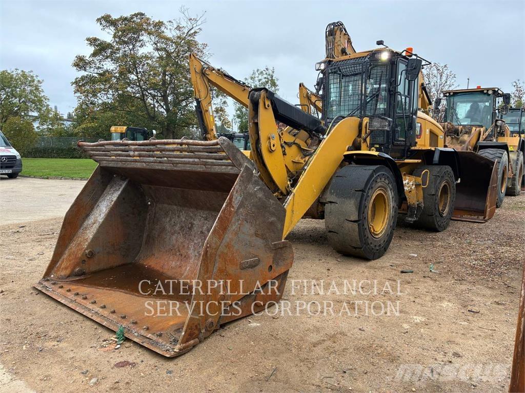 CAT 926M Rataslaadurid