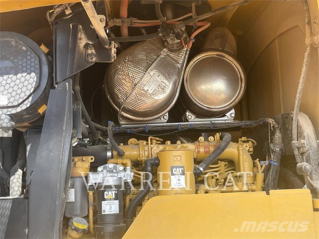 CAT 926M HL Rataslaadurid