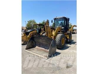 CAT 930 Rataslaadurid