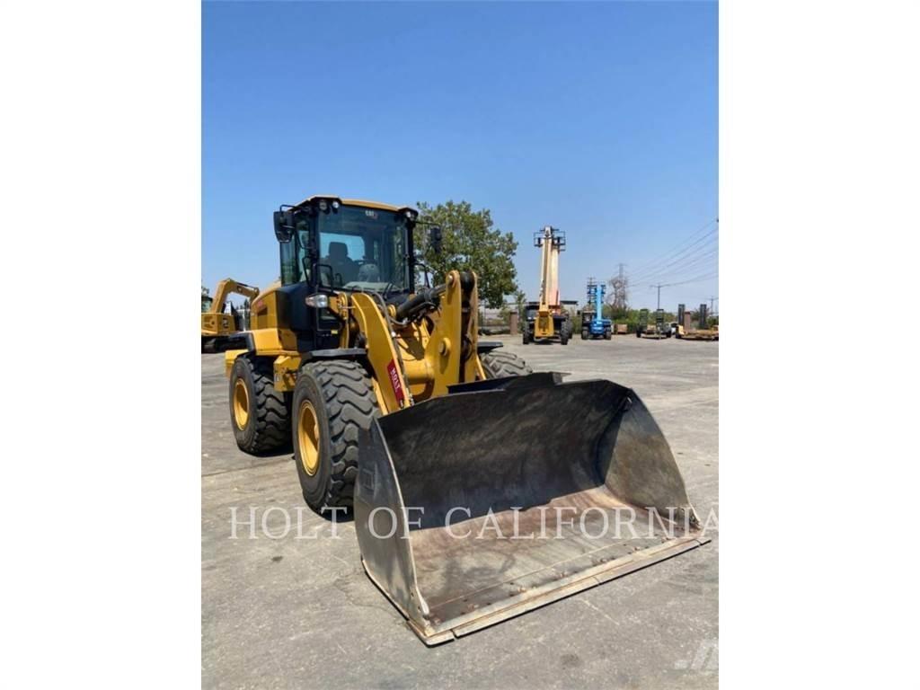 CAT 930 Rataslaadurid