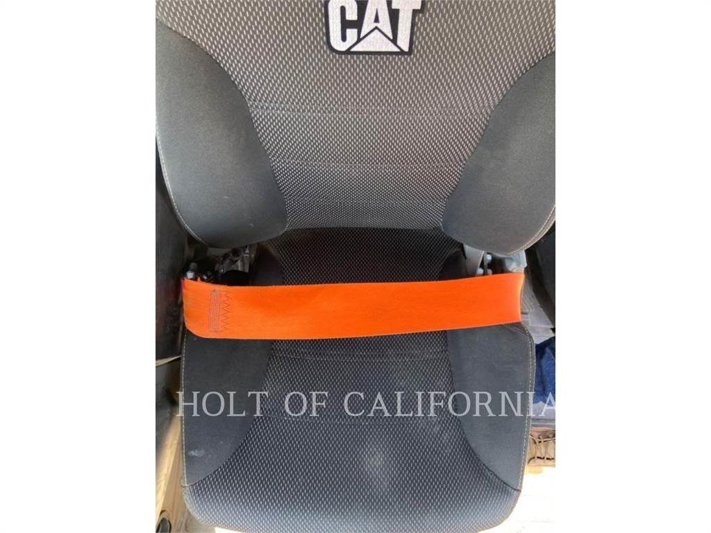 CAT 930 Rataslaadurid