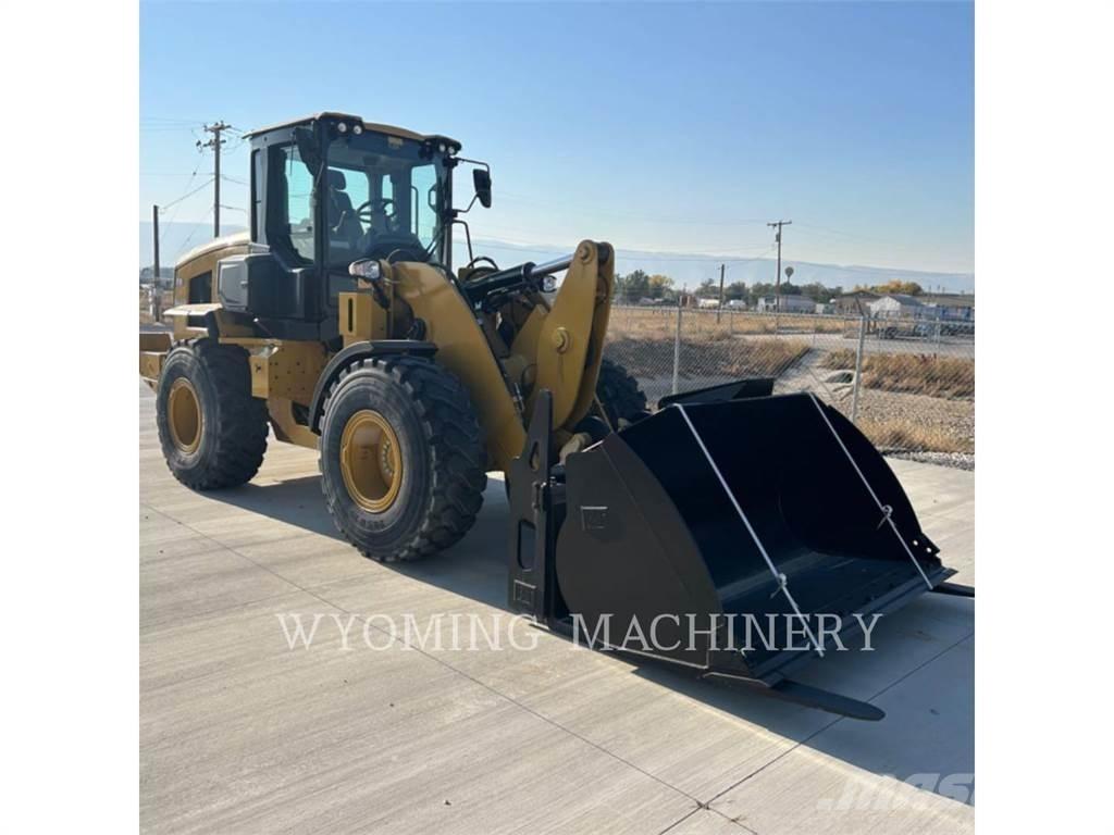 CAT 930 Rataslaadurid