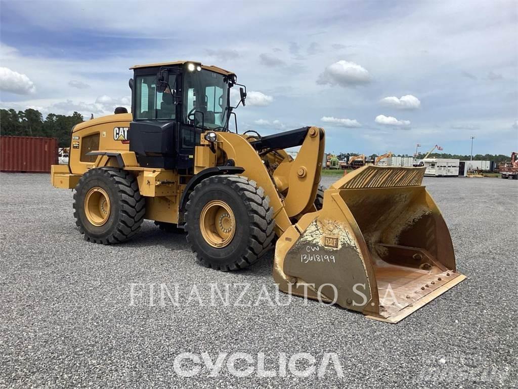 CAT 930 Rataslaadurid