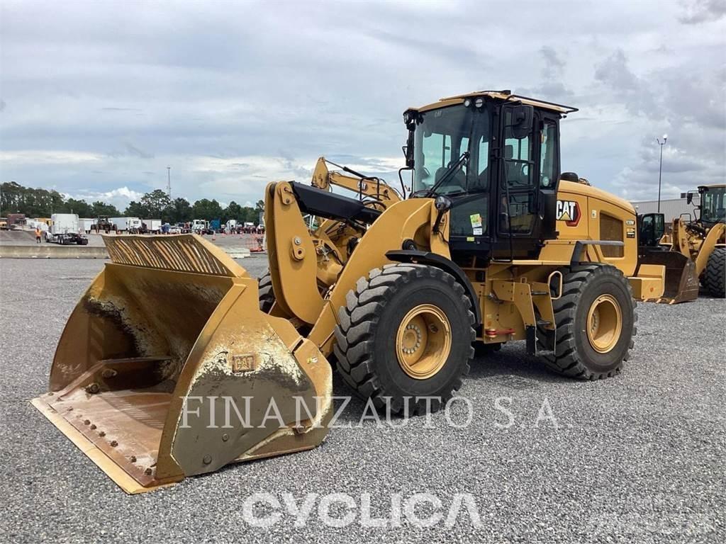 CAT 930 Rataslaadurid