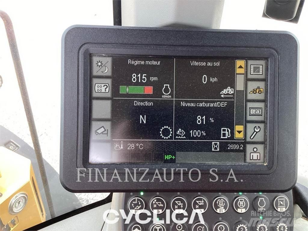 CAT 930 Rataslaadurid