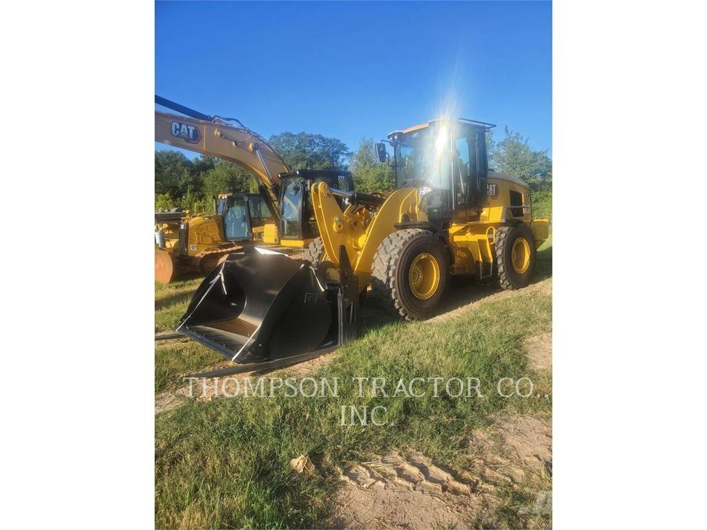 CAT 930 Rataslaadurid